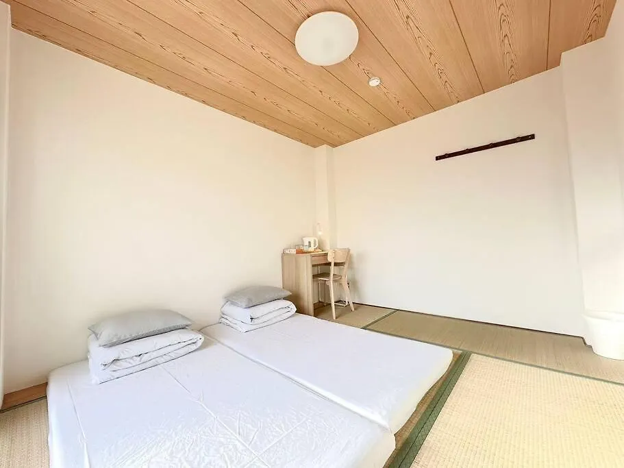 Ferienwohnung 303号室南海線駅2分の明るい和室専用キッチンとバスルーム付き荷物預り Ōsaka 0*,