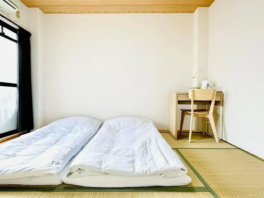 Apartment Ferienwohnung 303号室南海線駅2分の明るい和室専用キッチンとバスルーム付き荷物預り Ōsaka